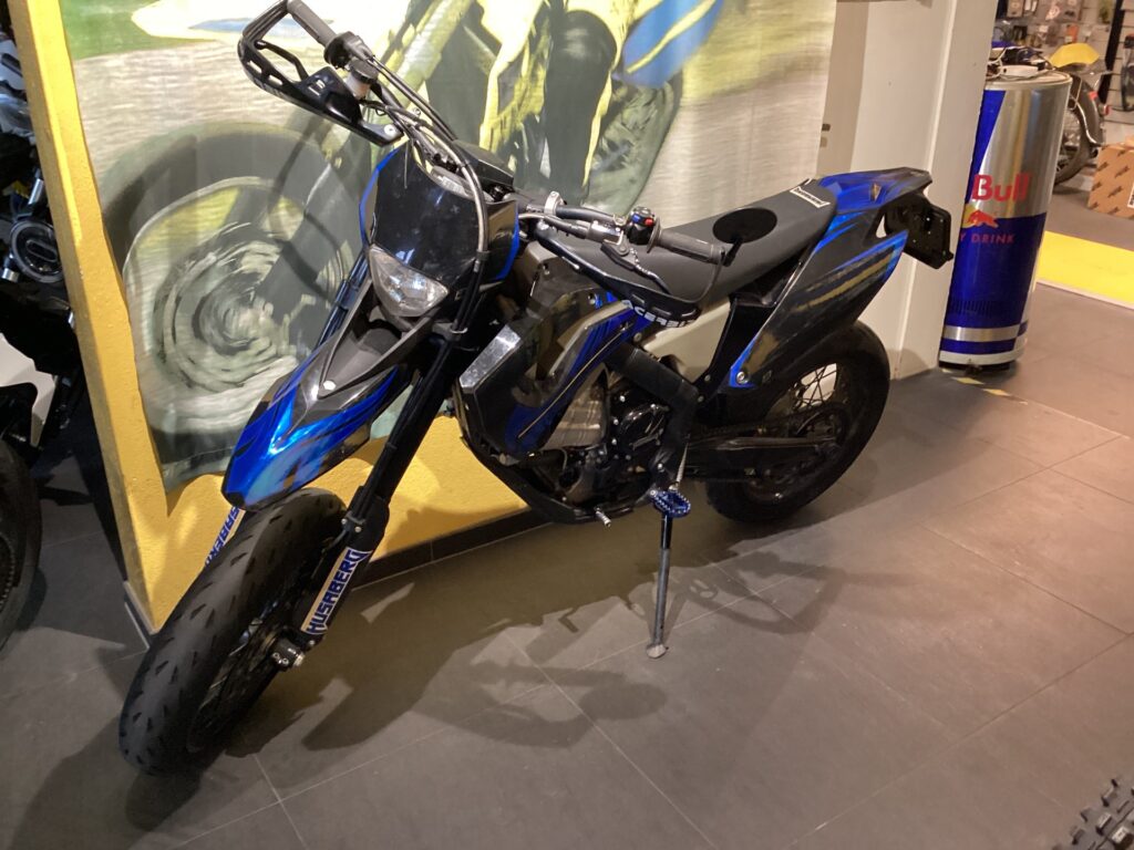 HUSABERG FS 570 Supermoto BLACK CROME DESIGN